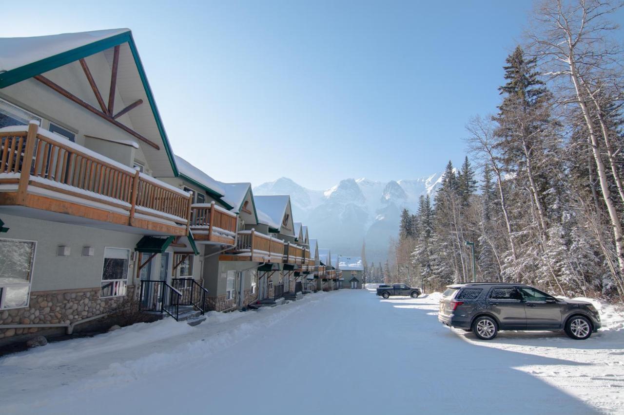 Banff Woods Lodge كانمور المظهر الخارجي الصورة