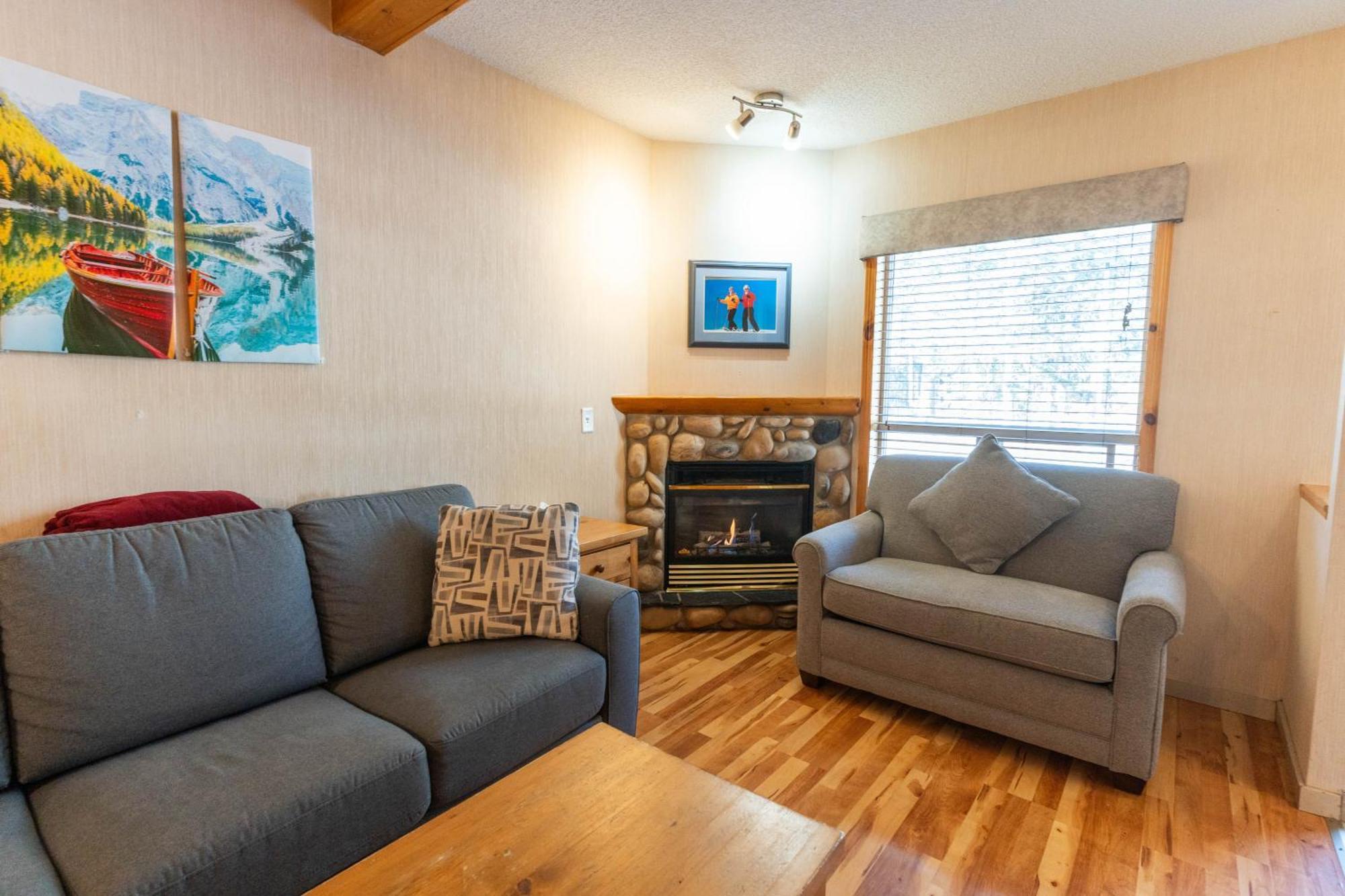 Banff Woods Lodge كانمور المظهر الخارجي الصورة